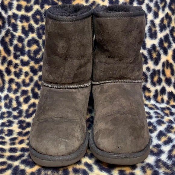UGGS Brown Suede Boots Kids Size 3 Women’s Size 5 - Picture 2 of 8